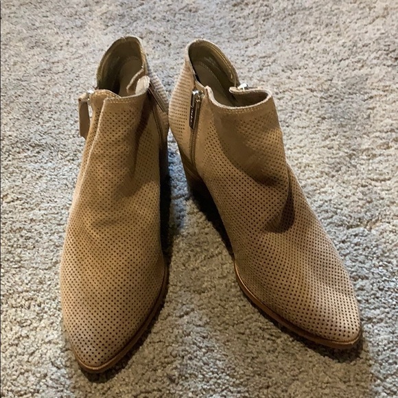 vince camuto nethera bootie